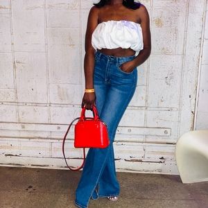 Meet your Posher, Wreyia